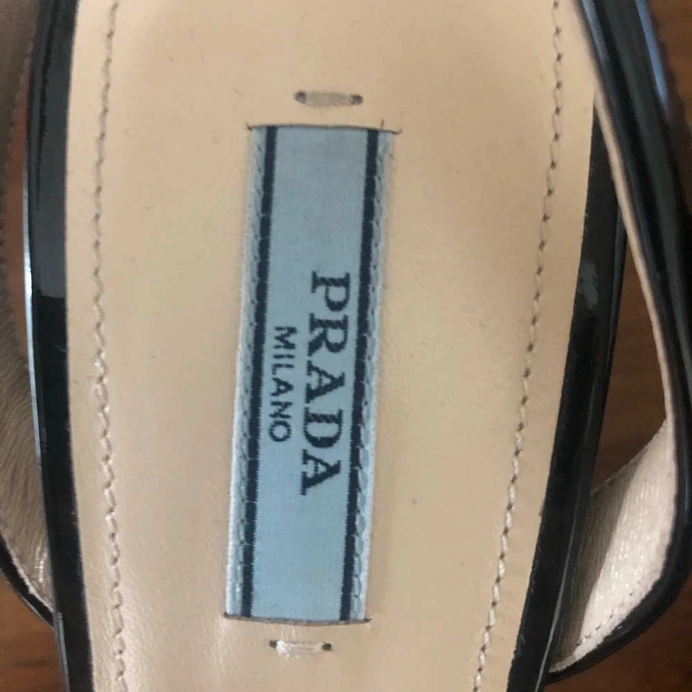 NIB $1290 Prada Patent Platform Sandal in BLACK Patent, Size 9US / 39EU